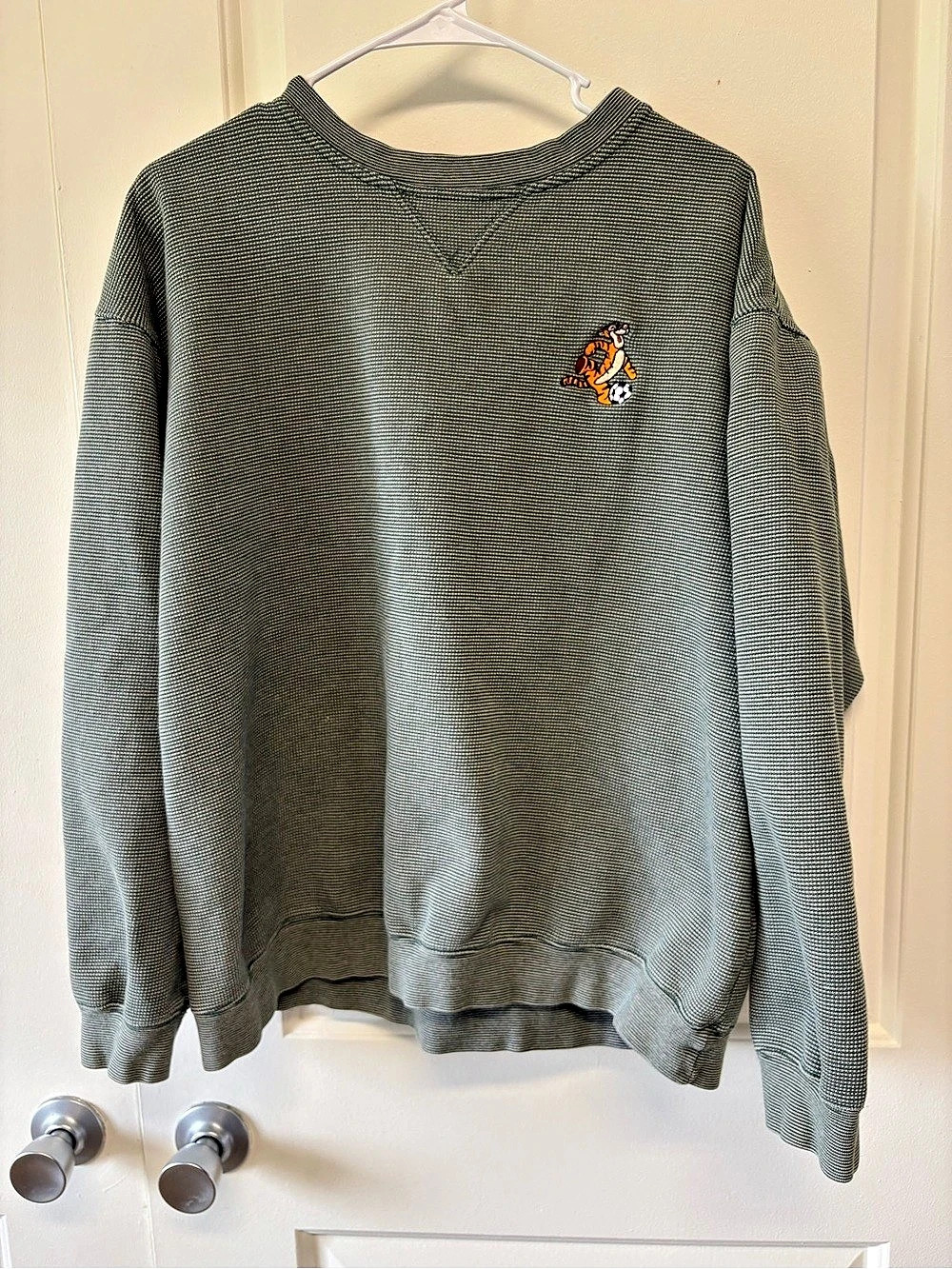 Vintage Disney Winnie The Pooh Tigger Soccer Crewneck Pullover Size L
